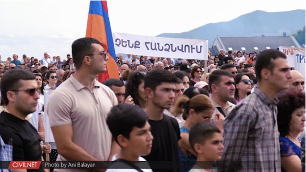 „Wir ergeben uns nicht!“ Demonstration vom 12. Juli 2023 in Stepanakert (Foto: Anna Babayan, Civilnet)