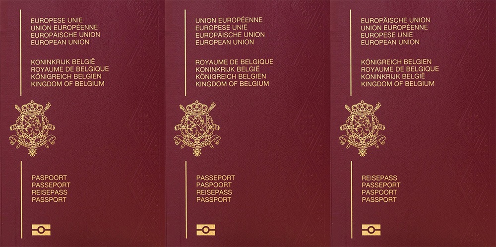 Der belgische Reisepass wird in den vier gleichberechtigten Landessprachen ausgestellt. Foto: Simon Constantini