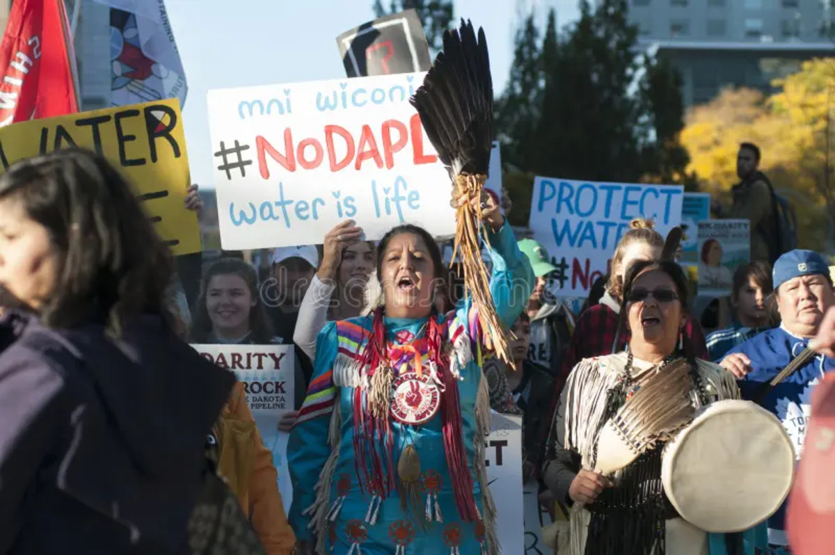 Jahrelang hielt der Protest der Standing Rock Sioux gegen die Dakota Access Pipeline an. Diese Geschichte widmen die online-„Zeitungen“ Grist und Indian Country Today eine siebenseitige Artikelserie. Foto: dreamstime