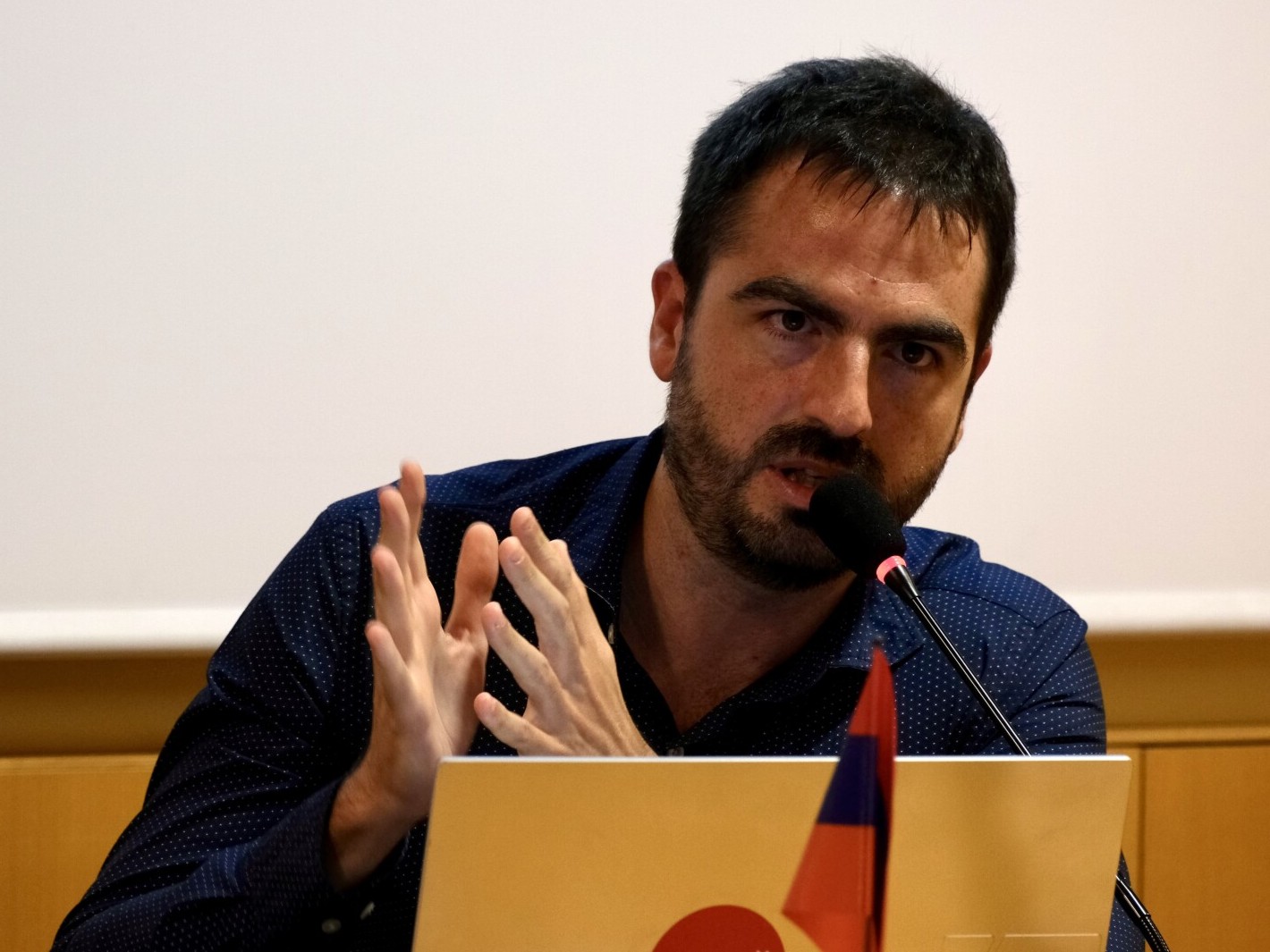 Der katalanische Politikwissenschaftler Abel Riu warnt, der Fall Arzach hat weitreichende "Nebenwirkungen". Foto: David Fornies, Ciemen/Nationalia